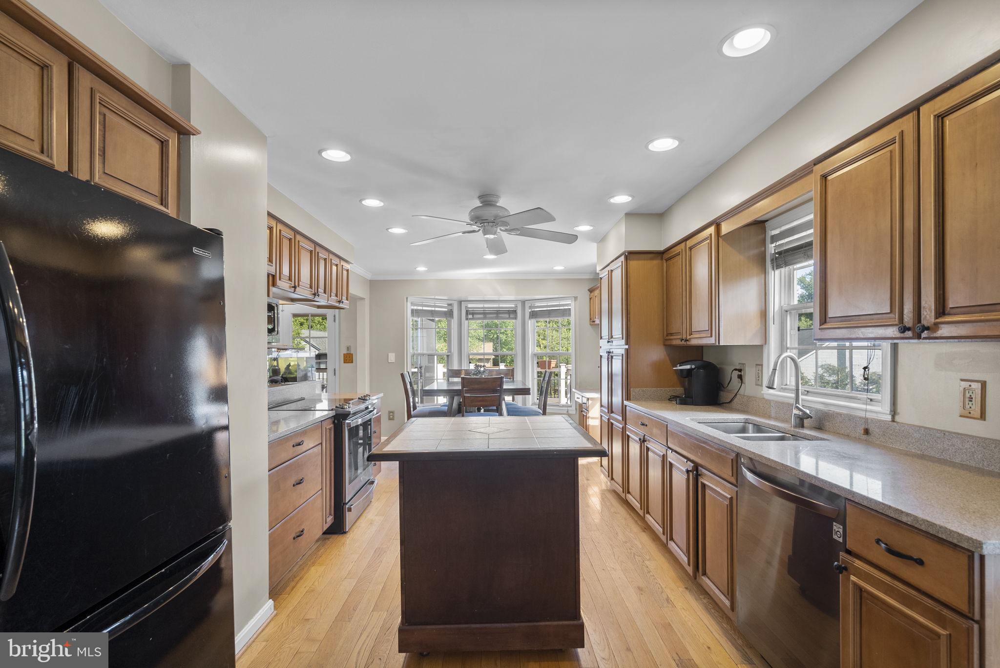 11645 Sun Cir Way Columbia, MD 21044 - Photo 13 of 44 kitchen