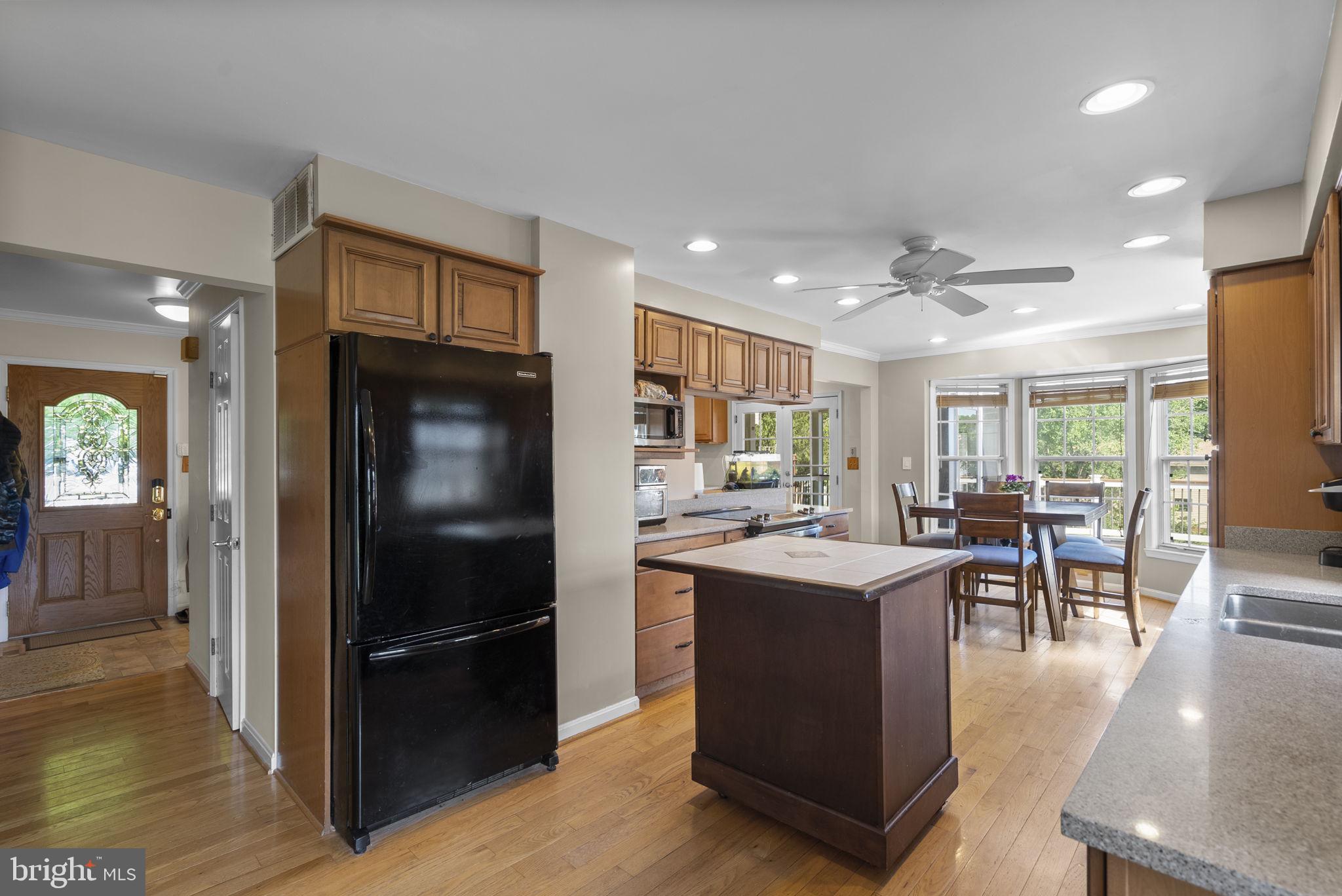 11645 Sun Cir Way Columbia, MD 21044 - Photo 14 of 44 kitchen