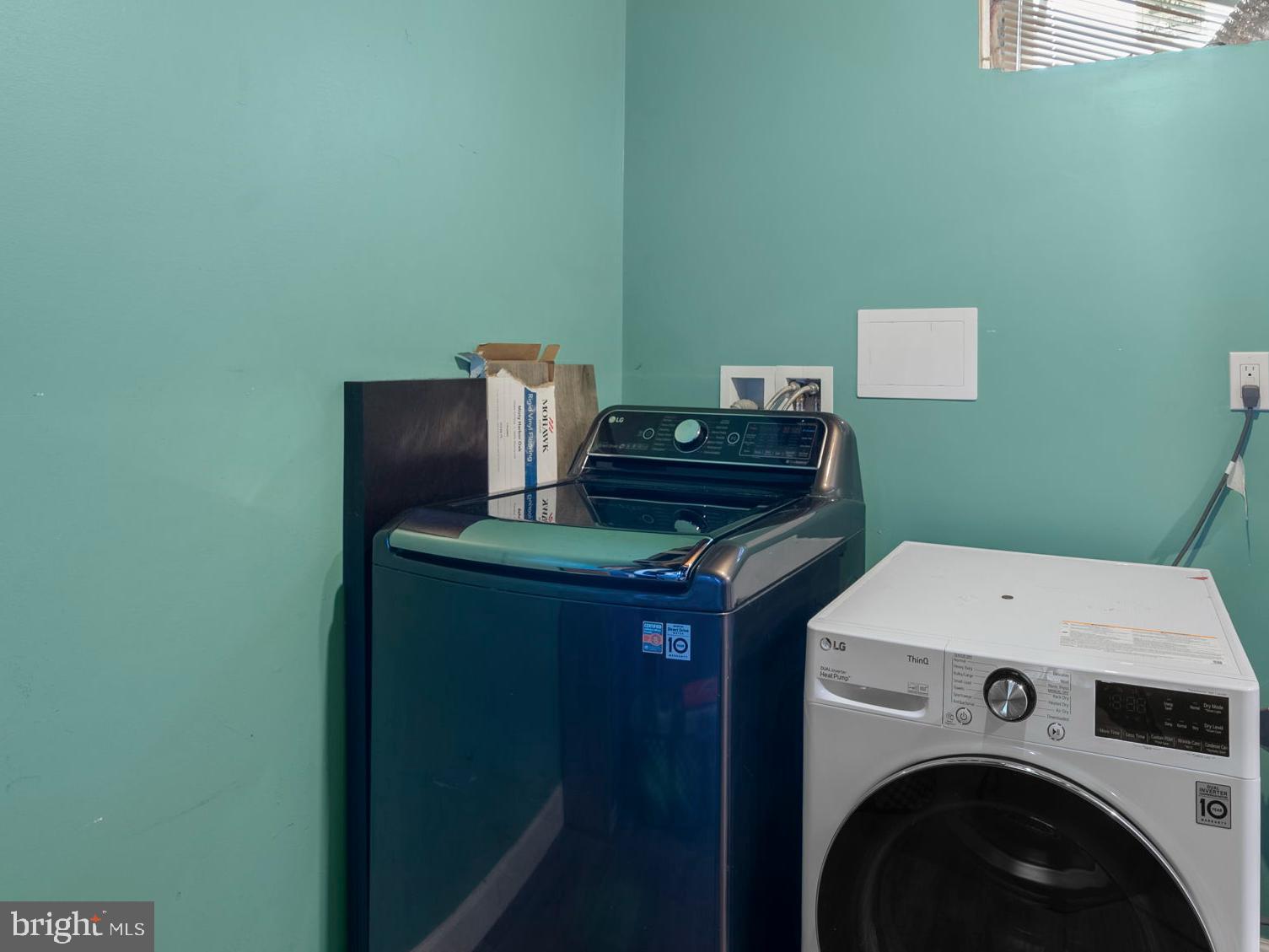 11645 Sun Cir Way Columbia, MD 21044 - Photo 38 of 44 laundry room