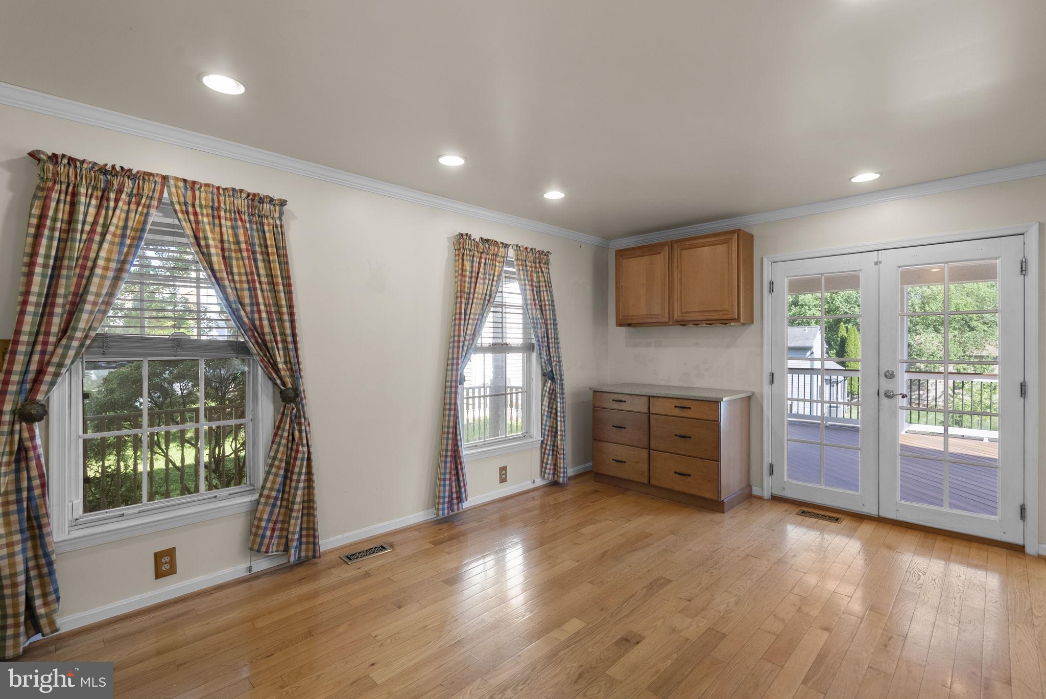 11645 Sun Cir Way Columbia, MD 21044 - Photo 7 of 44 formal Dining area or living area off porch