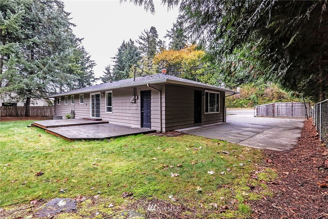 11338 Southeast Sedgwick Road Port Orchard, WA 98366 - Photo 4 of 19 Gallery Image 4