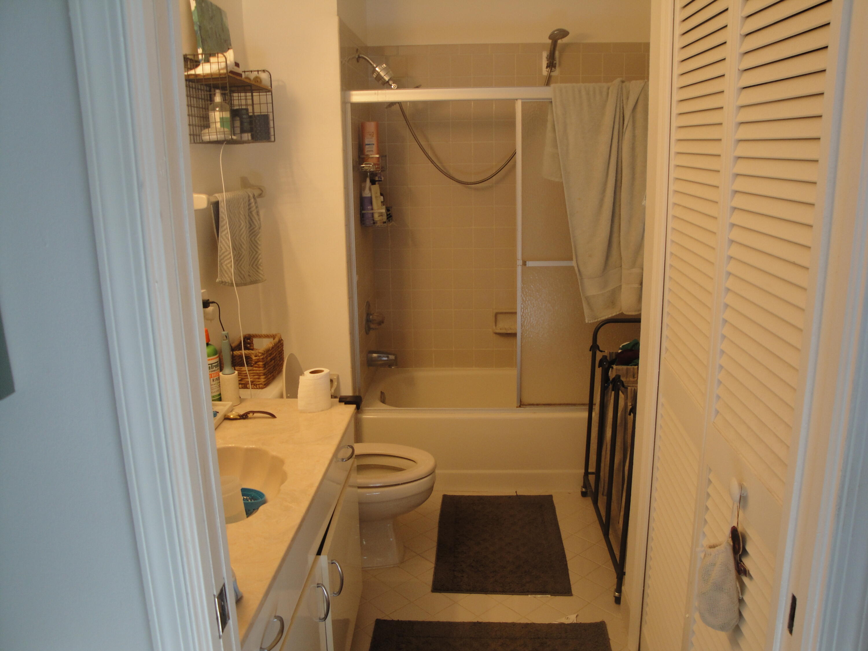 518 Northeast 48th Street Boca Raton, FL 33431 - Photo 15 of 15 DSC01960 bathroom no