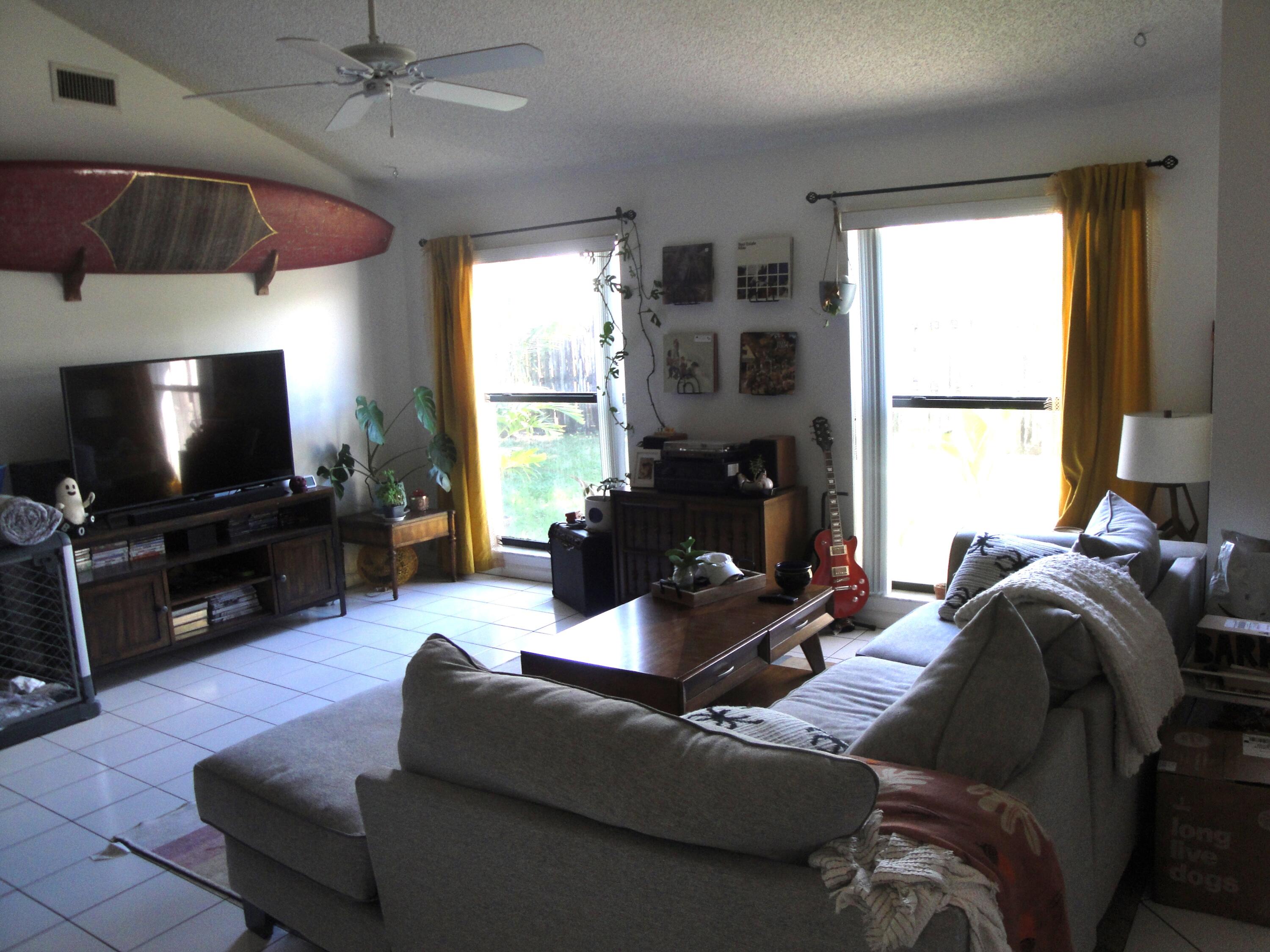 518 Northeast 48th Street Boca Raton, FL 33431 - Photo 10 of 15 llv room DSC01963 na