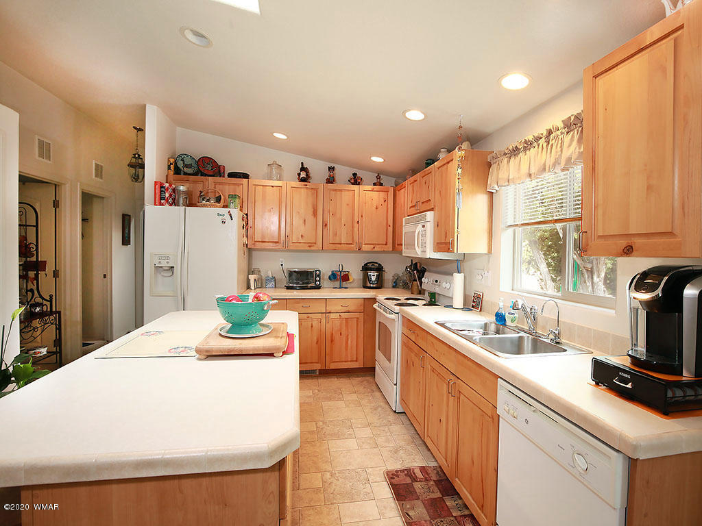 7949 Well Road Show Low, AZ 85901 - Photo 13 of 30 Gallery Image 13