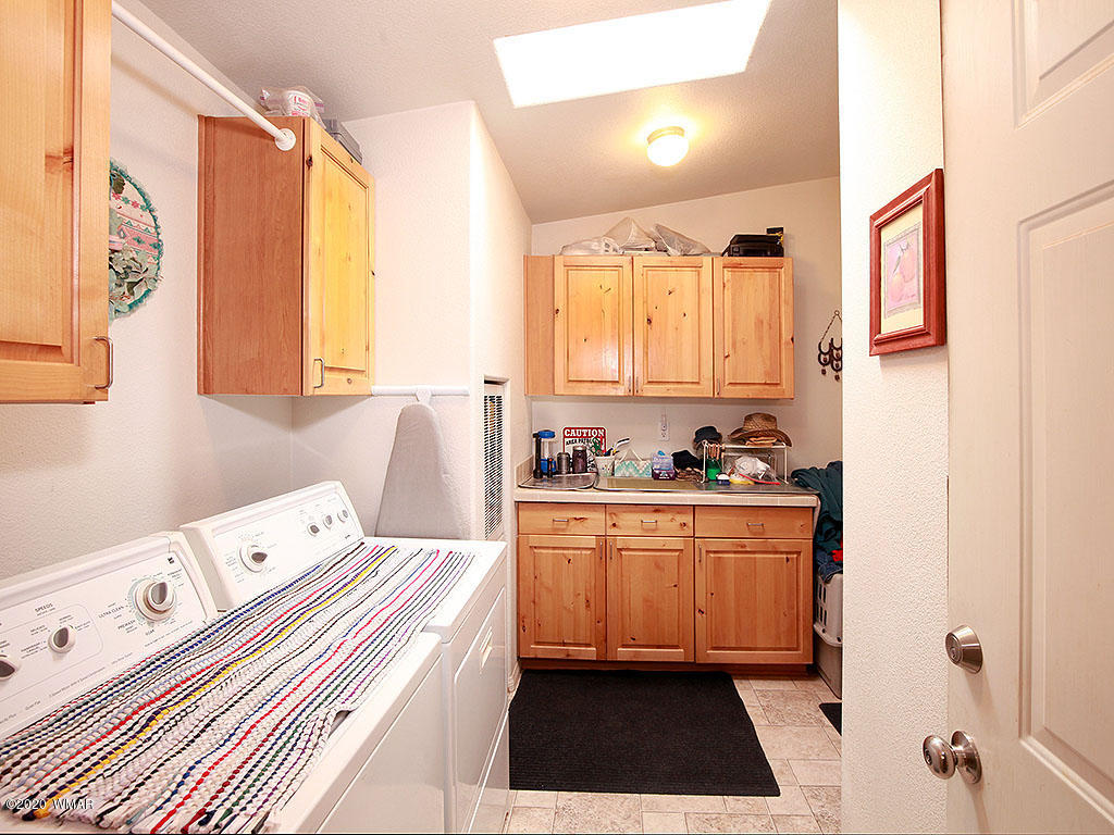 7949 Well Road Show Low, AZ 85901 - Photo 18 of 30 Gallery Image 18