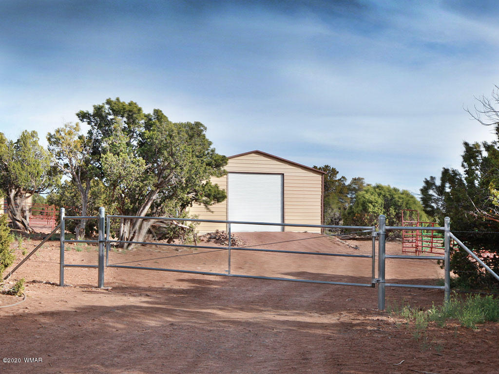 7949 Well Road Show Low, AZ 85901 - Photo 21 of 30 Gallery Image 21