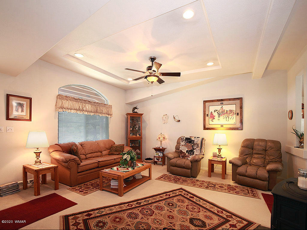 7949 Well Road Show Low, AZ 85901 - Photo 5 of 30 Gallery Image 5