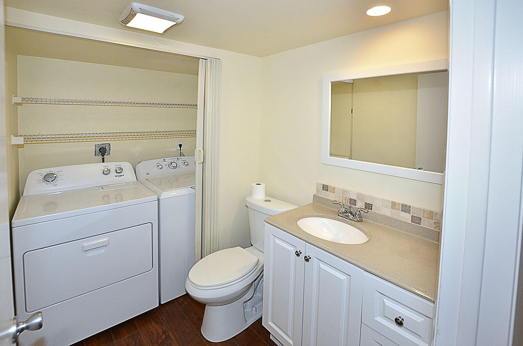 3900 Southeast County Line Road, Unit 8C Jupiter, FL 33469 - Photo 15 of 26 LaundryHalfBath