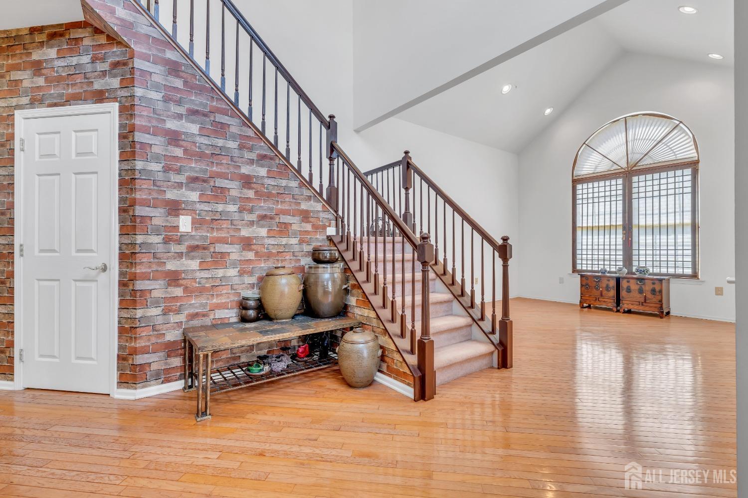 1 Kushnetki Road Parlin, NJ 08859 - Photo 4 of 28 Gallery Image 4