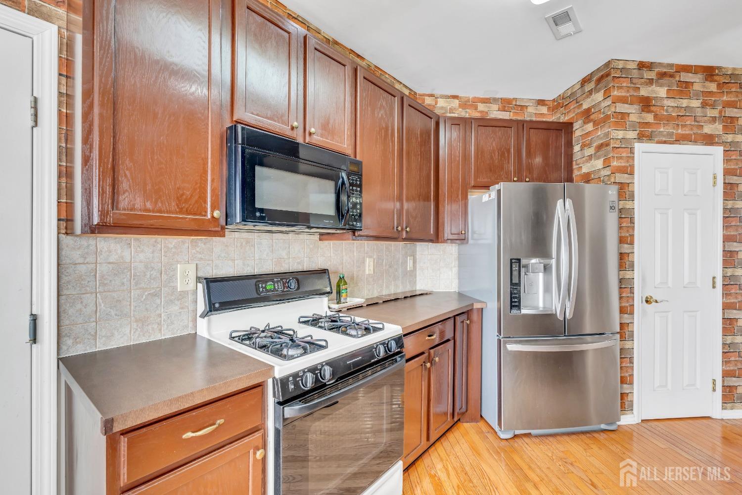 1 Kushnetki Road Parlin, NJ 08859 - Photo 10 of 28 Gallery Image 10