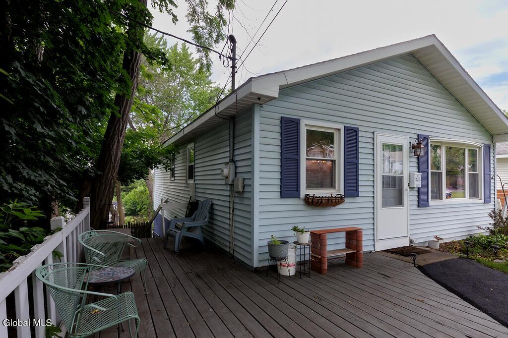 2407 Lenox Road Schenectady, NY 12308 - Photo 2 of 33 Front Side Porch