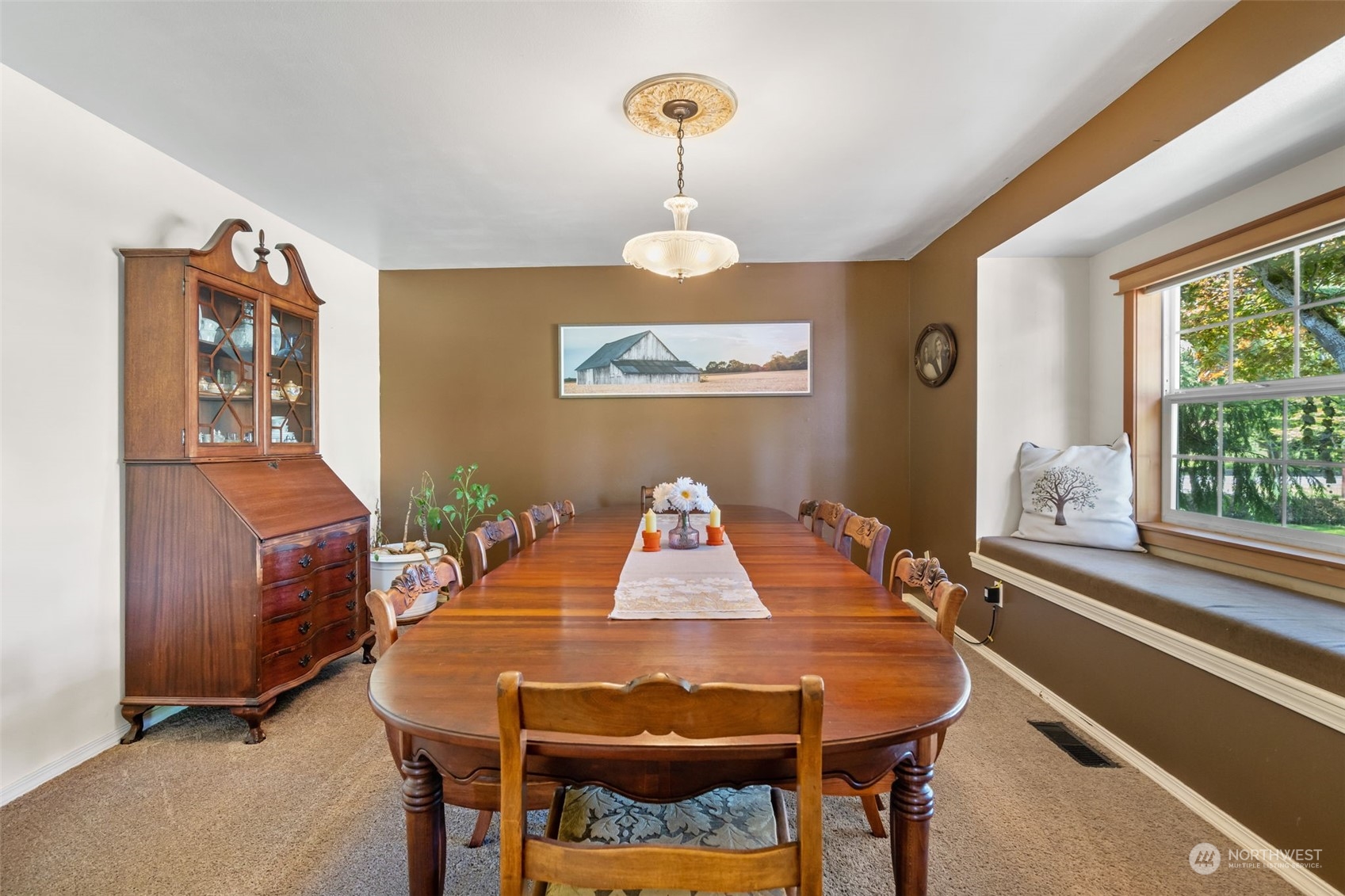916 McLeod Road Bellingham, WA 98226 - Photo 11 of 40 a dining room with a table and chairs