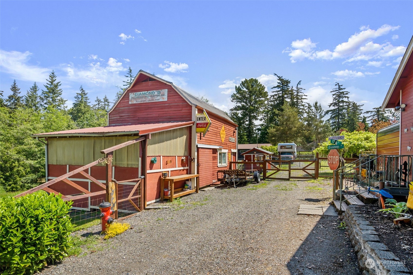 916 McLeod Road Bellingham, WA 98226 - Photo 32 of 40 a backyard of a house with table and chairs