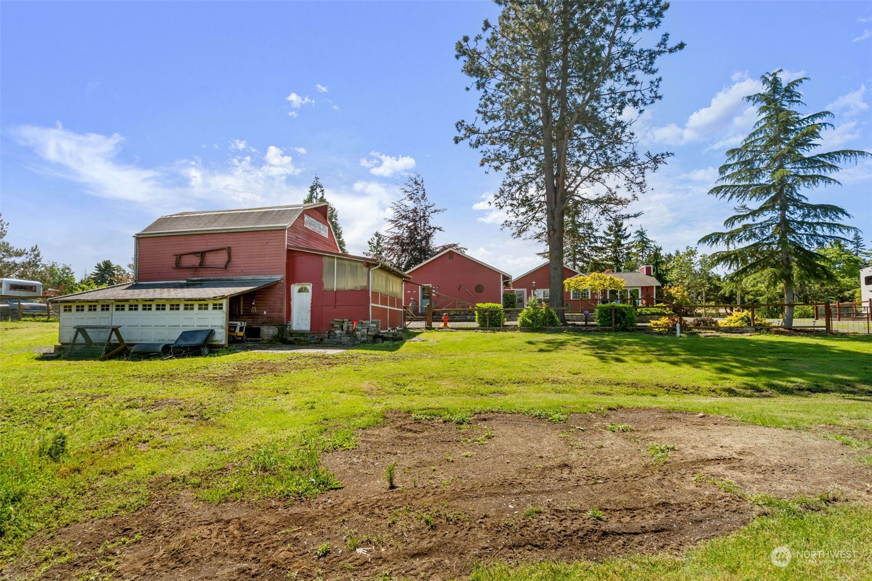 916 McLeod Road Bellingham, WA 98226 - Photo 35 of 40 a front view of house with yard and trees