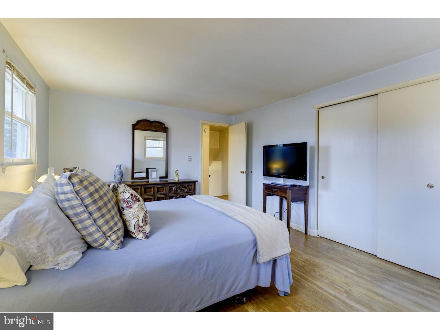 2302 New Albany Road Cinnaminson, NJ 08077 - Photo 14 of 18 Bedroom - Main