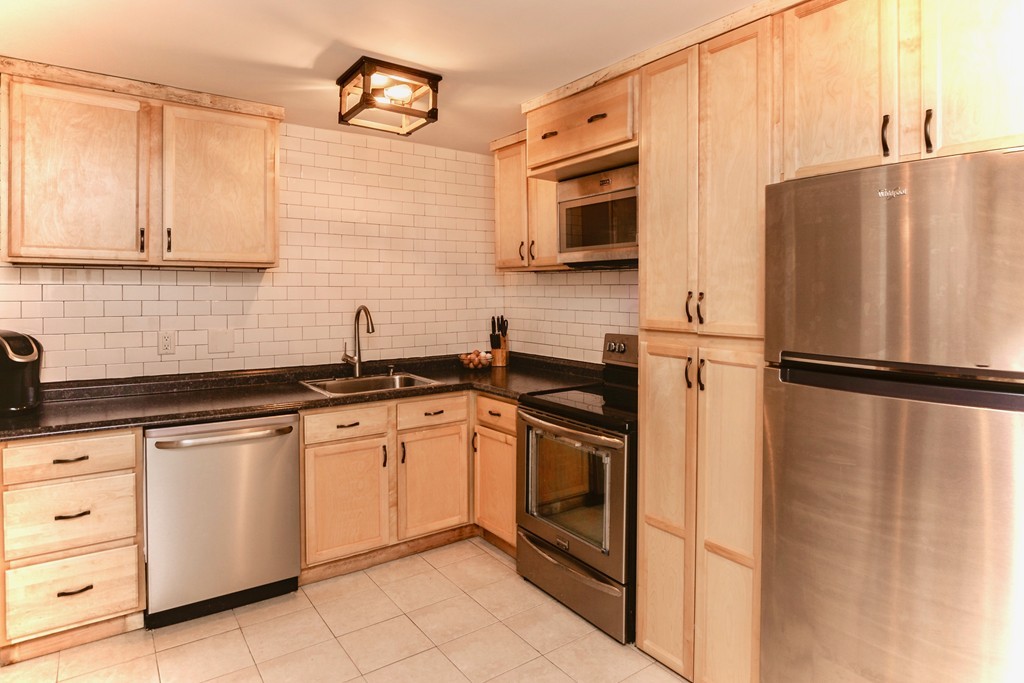 19 Erick Road, Unit 2B Mansfield, MA 02048 - Photo 2 of 12 Gallery Image 2