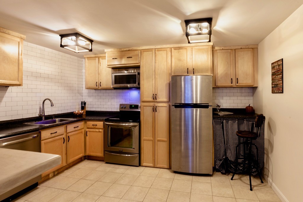 19 Erick Road, Unit 2B Mansfield, MA 02048 - Photo 3 of 12 Gallery Image 3
