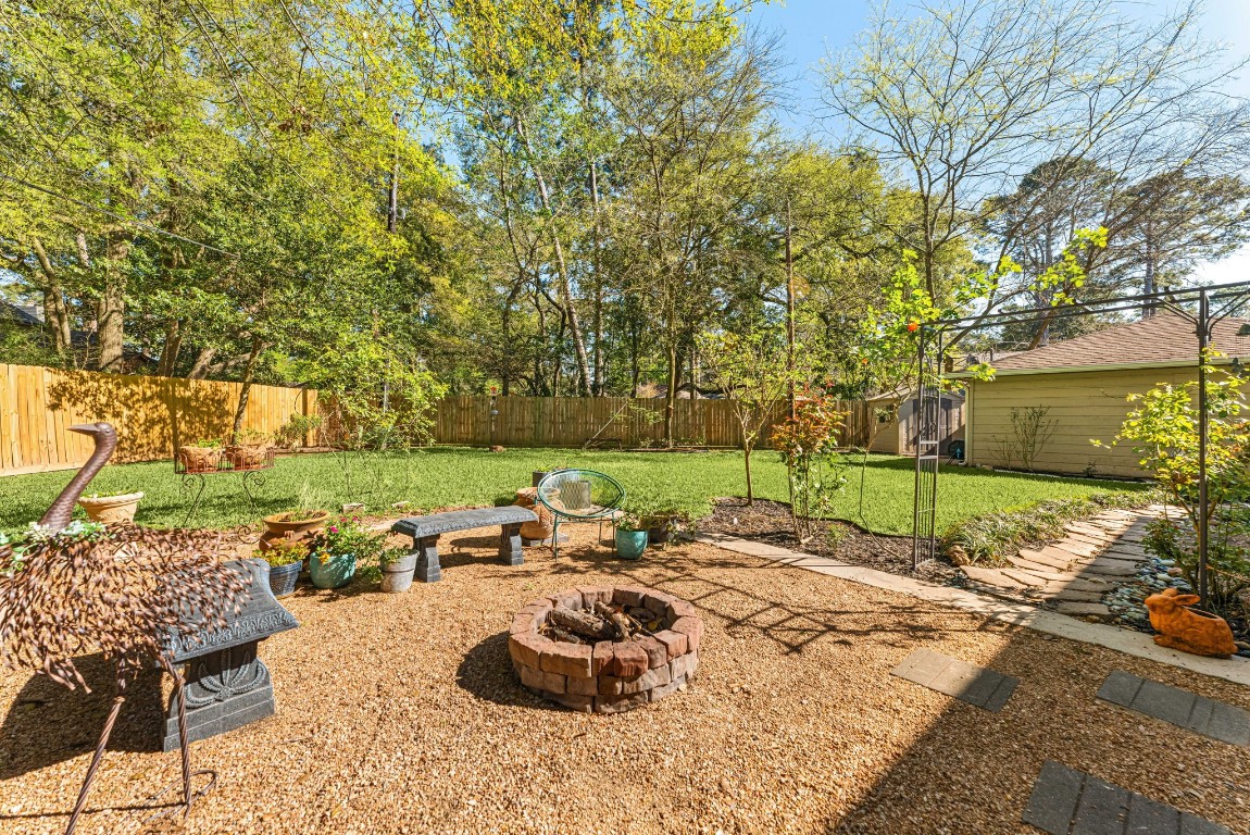 8207 Colonial Oaks Lane Spring, TX 77379 - Photo 32 of 43