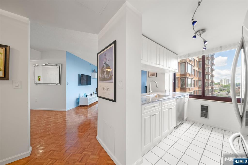 100 Old Palisade Road, Unit 1801 Fort Lee, NJ 07024 - Photo 10 of 24