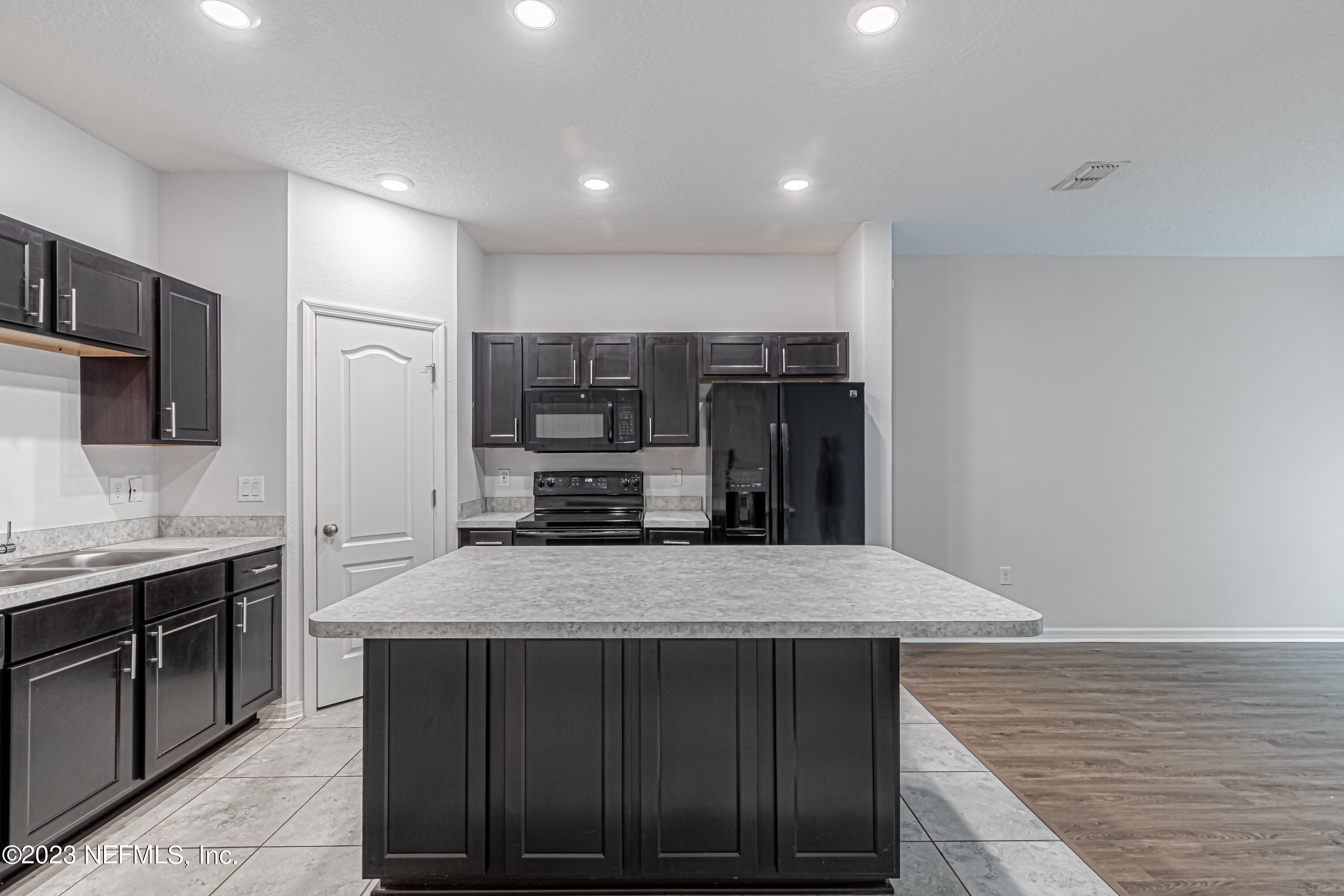 754 Bent Baum Road Jacksonville, FL 32205 - Photo 14 of 33 16-Kitchen