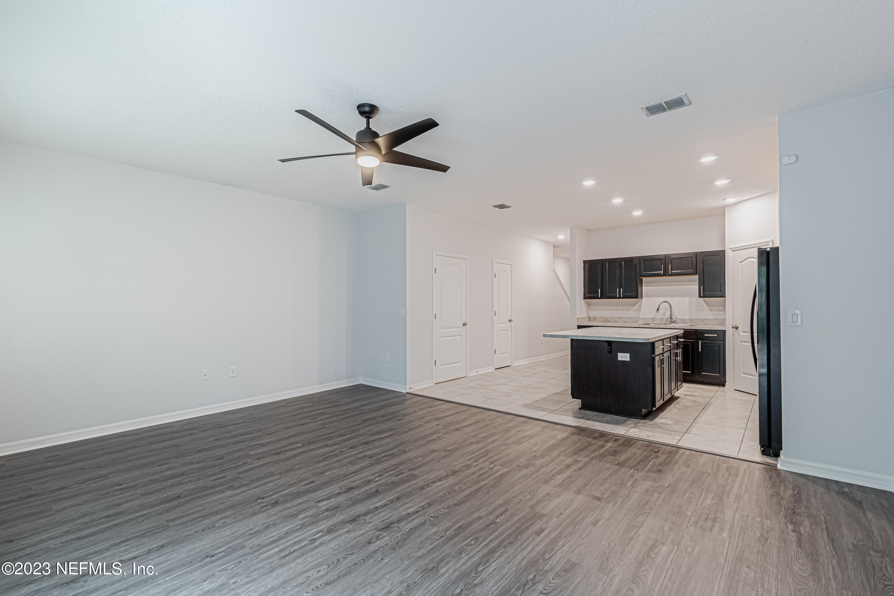 754 Bent Baum Road Jacksonville, FL 32205 - Photo 16 of 33 18-Living Room