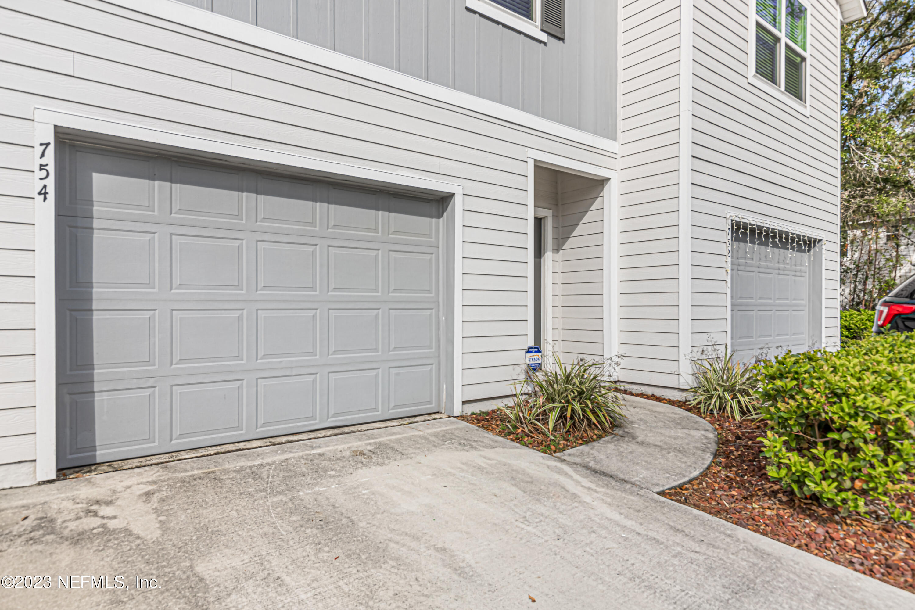 754 Bent Baum Road Jacksonville, FL 32205 - Photo 3 of 33 4-Garage