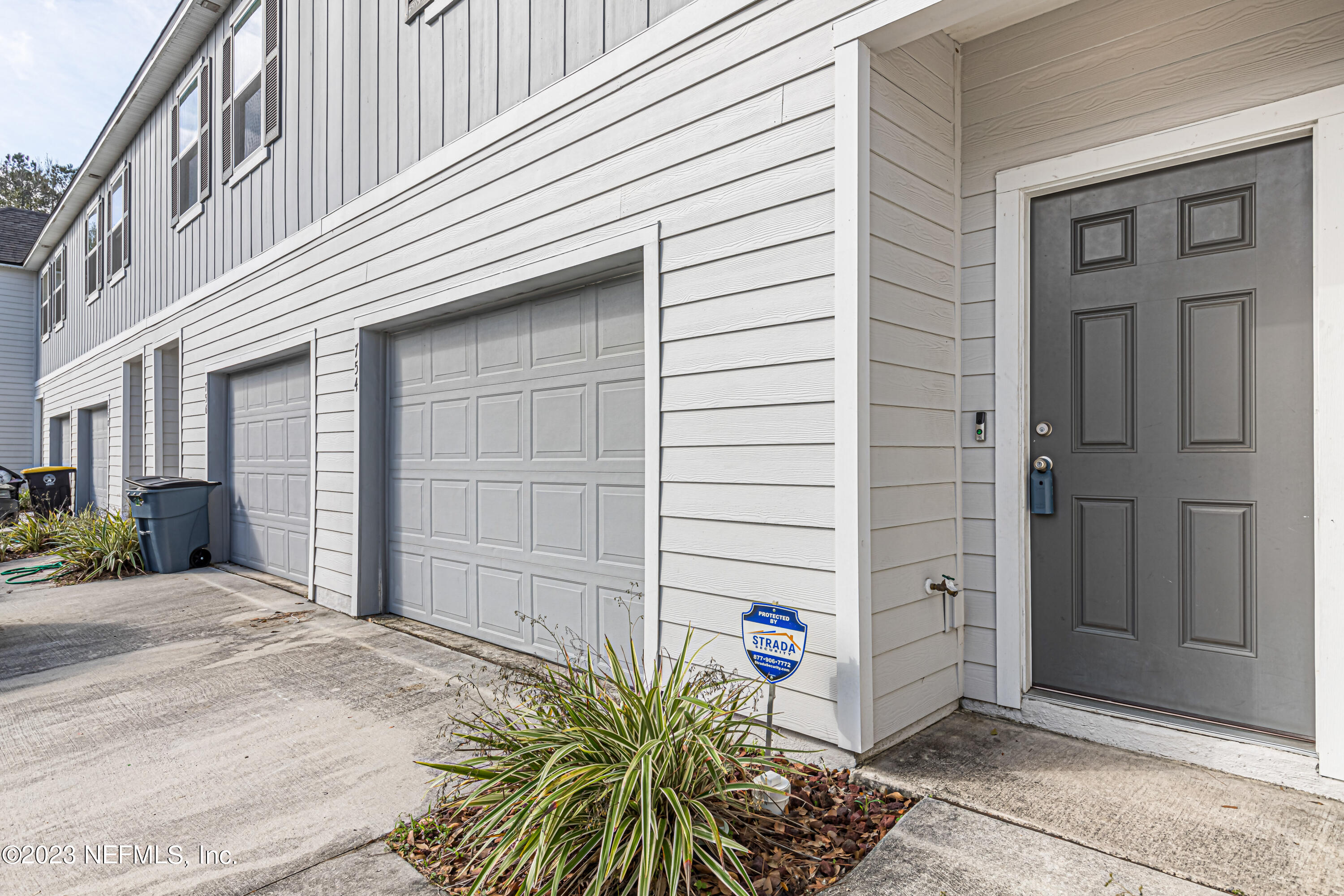 754 Bent Baum Road Jacksonville, FL 32205 - Photo 4 of 33 6-Front Entry