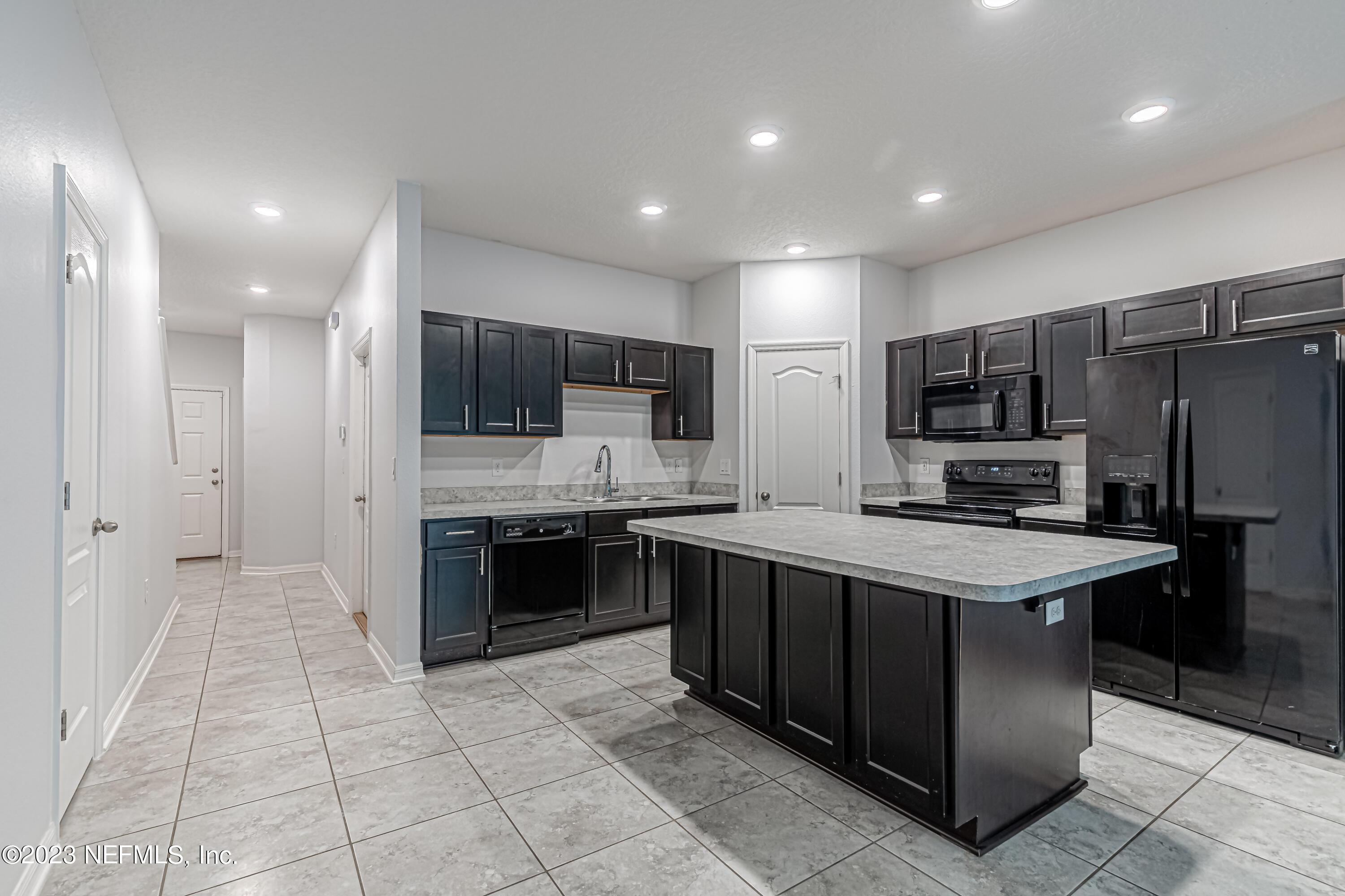 754 Bent Baum Road Jacksonville, FL 32205 - Photo 9 of 33 11-Kitchen