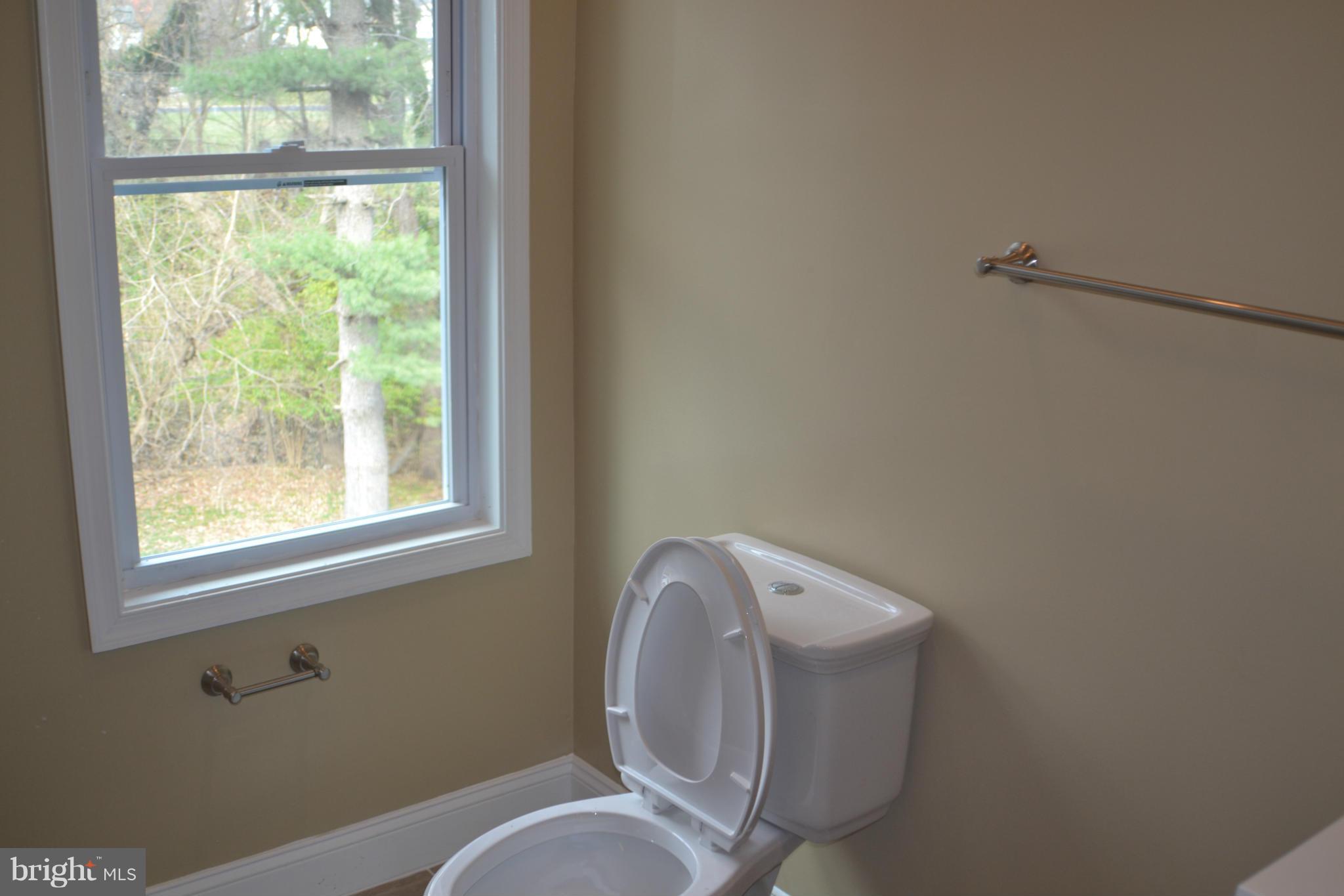 1911 Chelsea Road Baltimore, MD 21216 - Photo 12 of 19 Bath