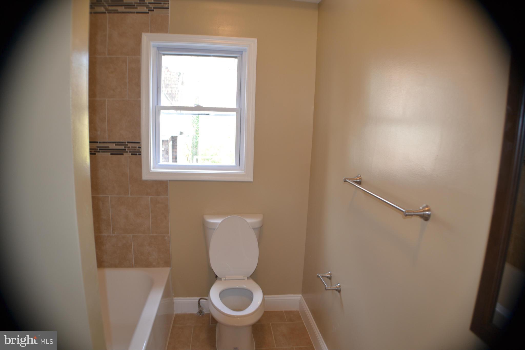 1911 Chelsea Road Baltimore, MD 21216 - Photo 7 of 19 Bath