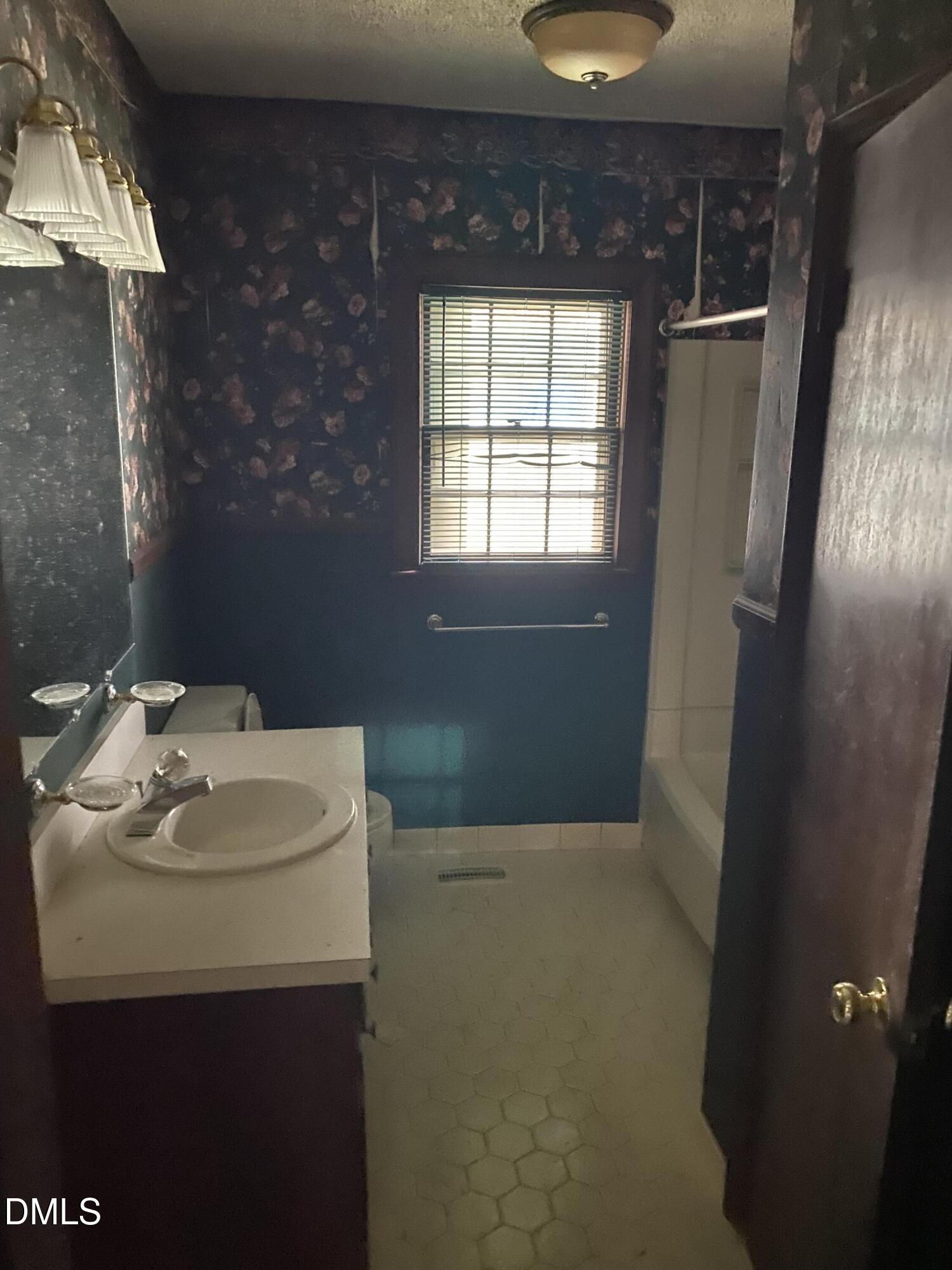 707 Old Oxford Road Durham, NC 27704 - Photo 8 of 10 Bills- Bathroom