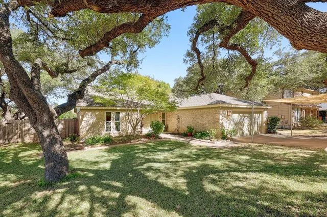 $535,000 | 1400 Doonesbury Drive, Austin, TX 78758
