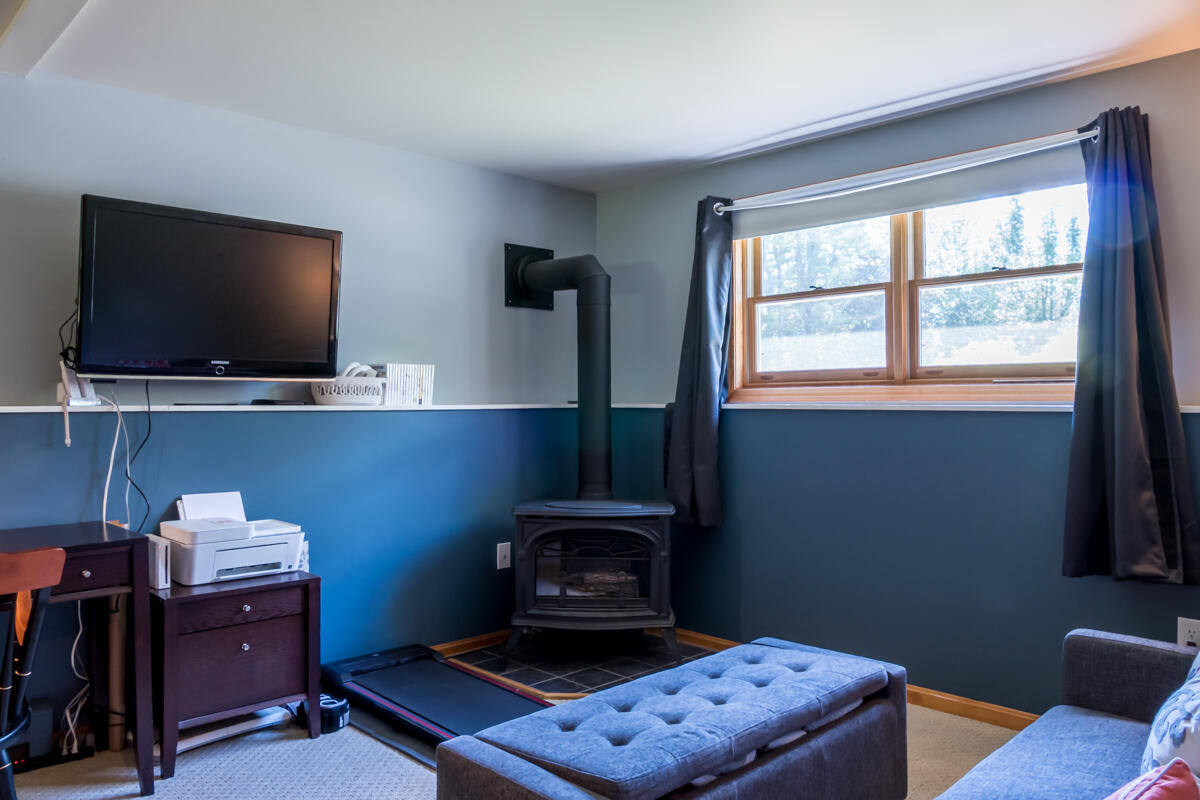 196 Holmes Road Winthrop, ME 04364 - Photo 30 of 57 39-Second bedroom (5 of 7)