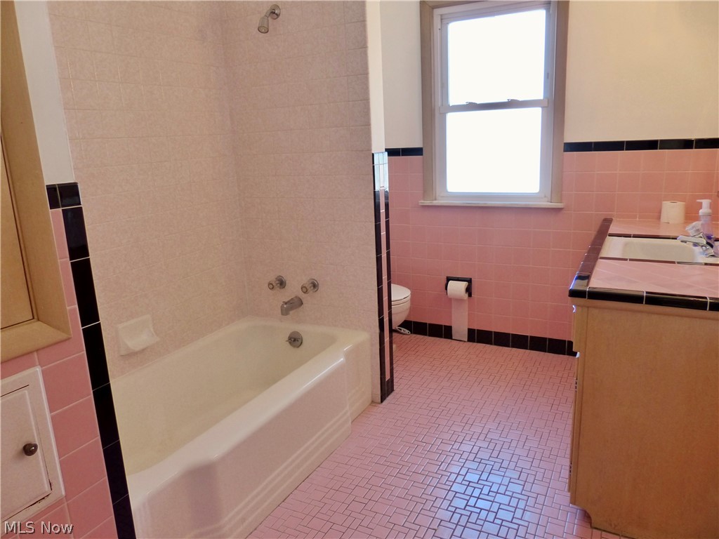 30415 Ridge Road Wickliffe, OH 44092 - Photo 17 of 22 Gallery Image 17