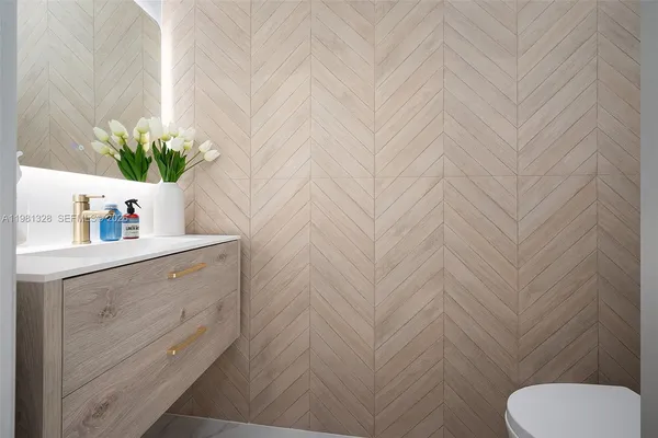 $549,999 | 3438 West 104th Terrace, Hialeah, FL 33018