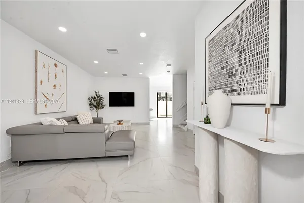 $549,999 | 3438 West 104th Terrace, Hialeah, FL 33018