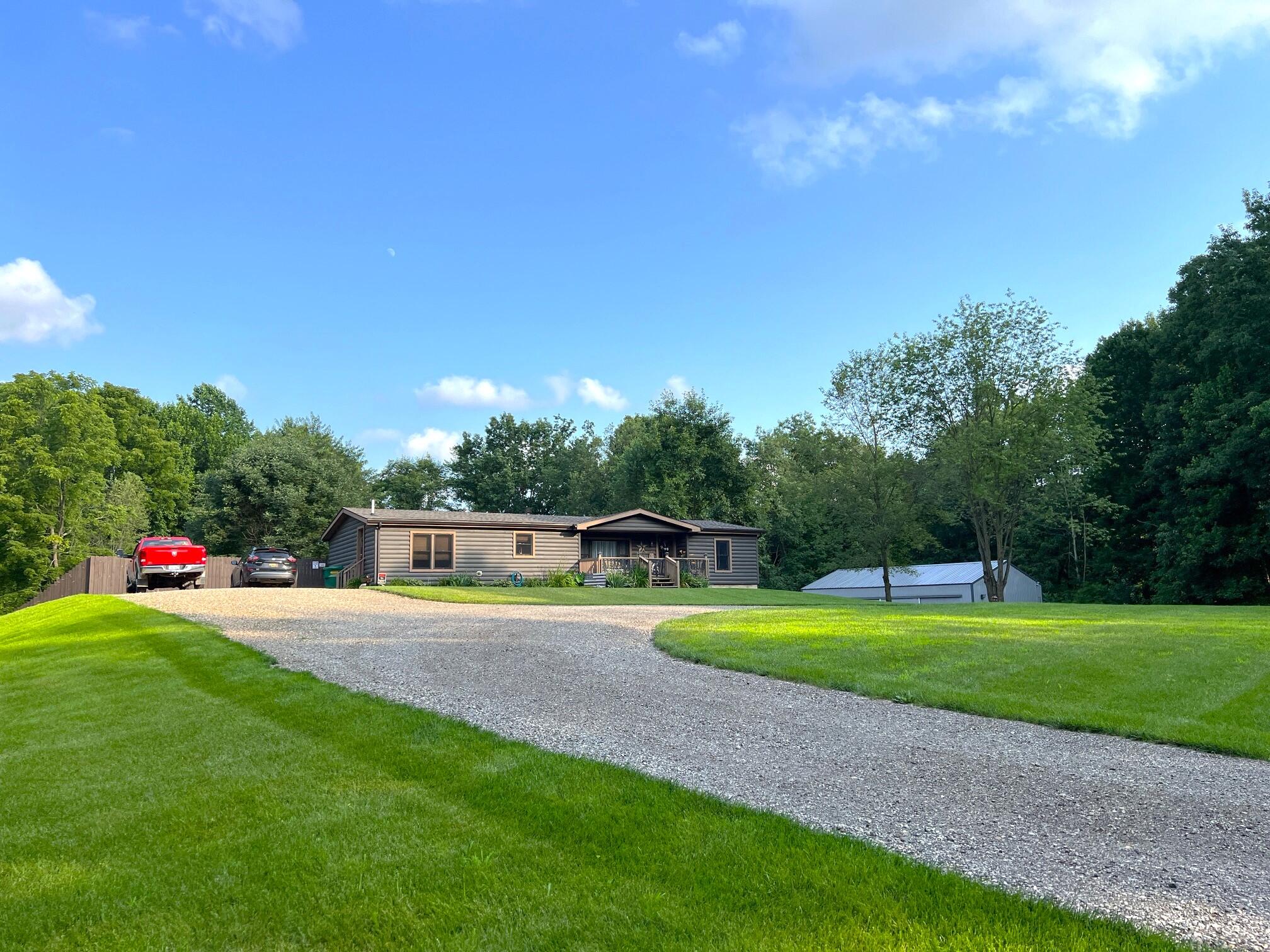 13153 Kinney Street Marcellus, MI 49067 - Photo 5 of 35 Driveway