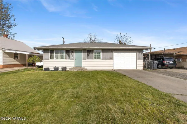 $310,000 | 807 South Ahtanum Avenue, Wapato, WA 98951