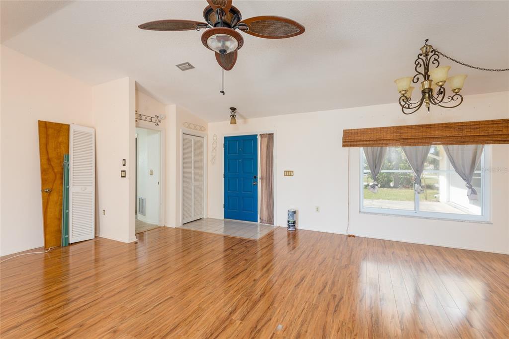 7550 Gates Circle Spring Hill, FL 34606 - Photo 4 of 37