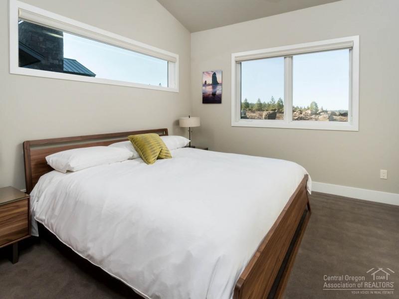 19134 Gateway Loop Bend, OR 97702 - Photo 13 of 25 Additional Photo