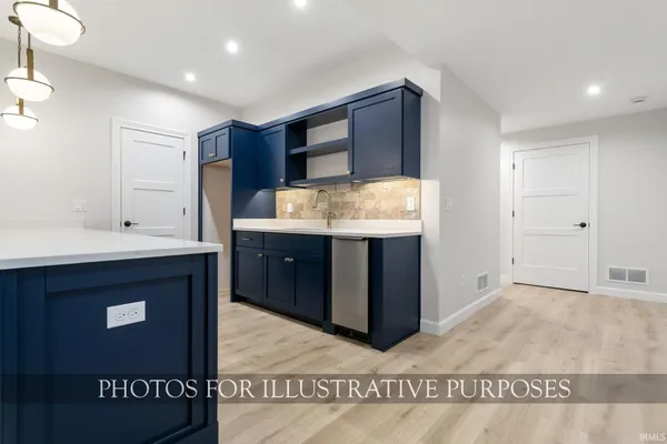 $809,900 | 1239 Echoes Circle, South Bend, IN 46617