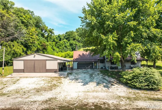 $350,000 | 388 Spankey Road, Eldred, IL 62027