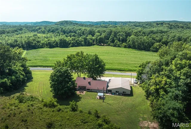 $350,000 | 388 Spankey Road, Eldred, IL 62027