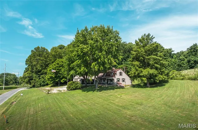 $350,000 | 388 Spankey Road, Eldred, IL 62027