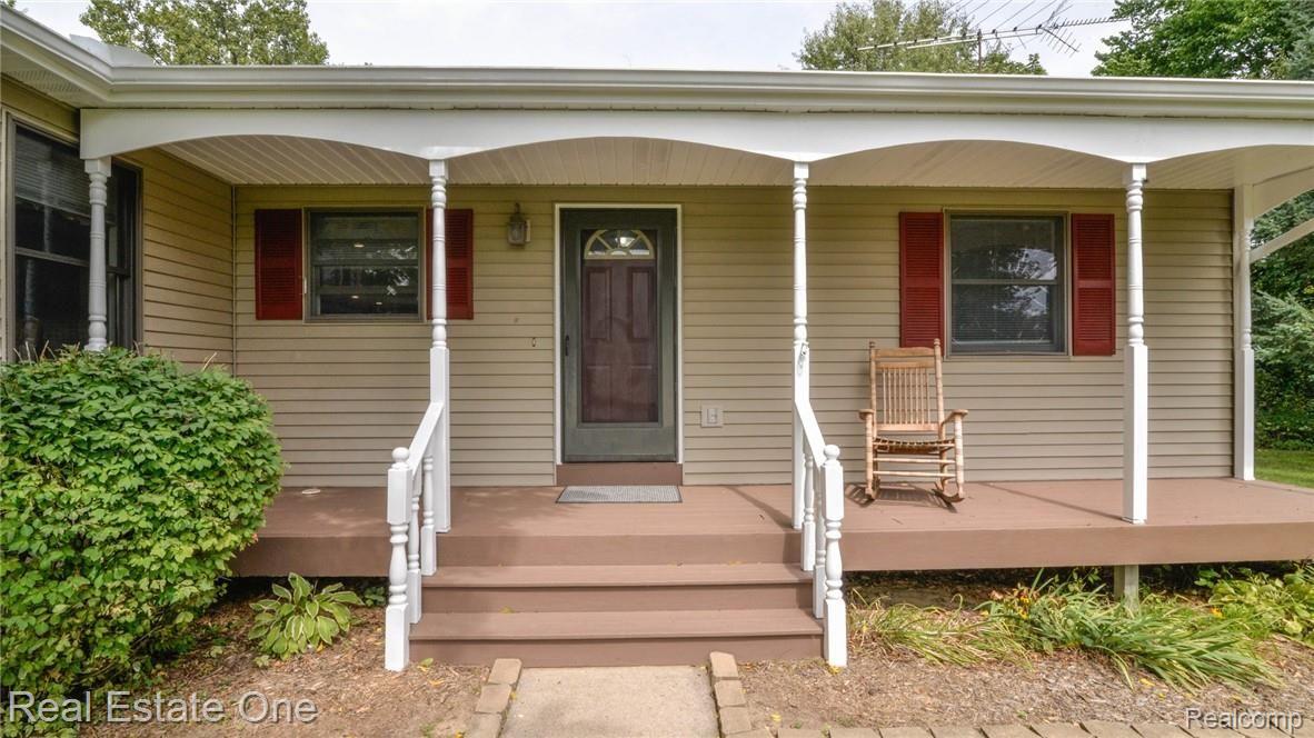 5347 Sherwood Road Webberville, MI 48892 - Photo 3 of 56 _aug0259.jpg