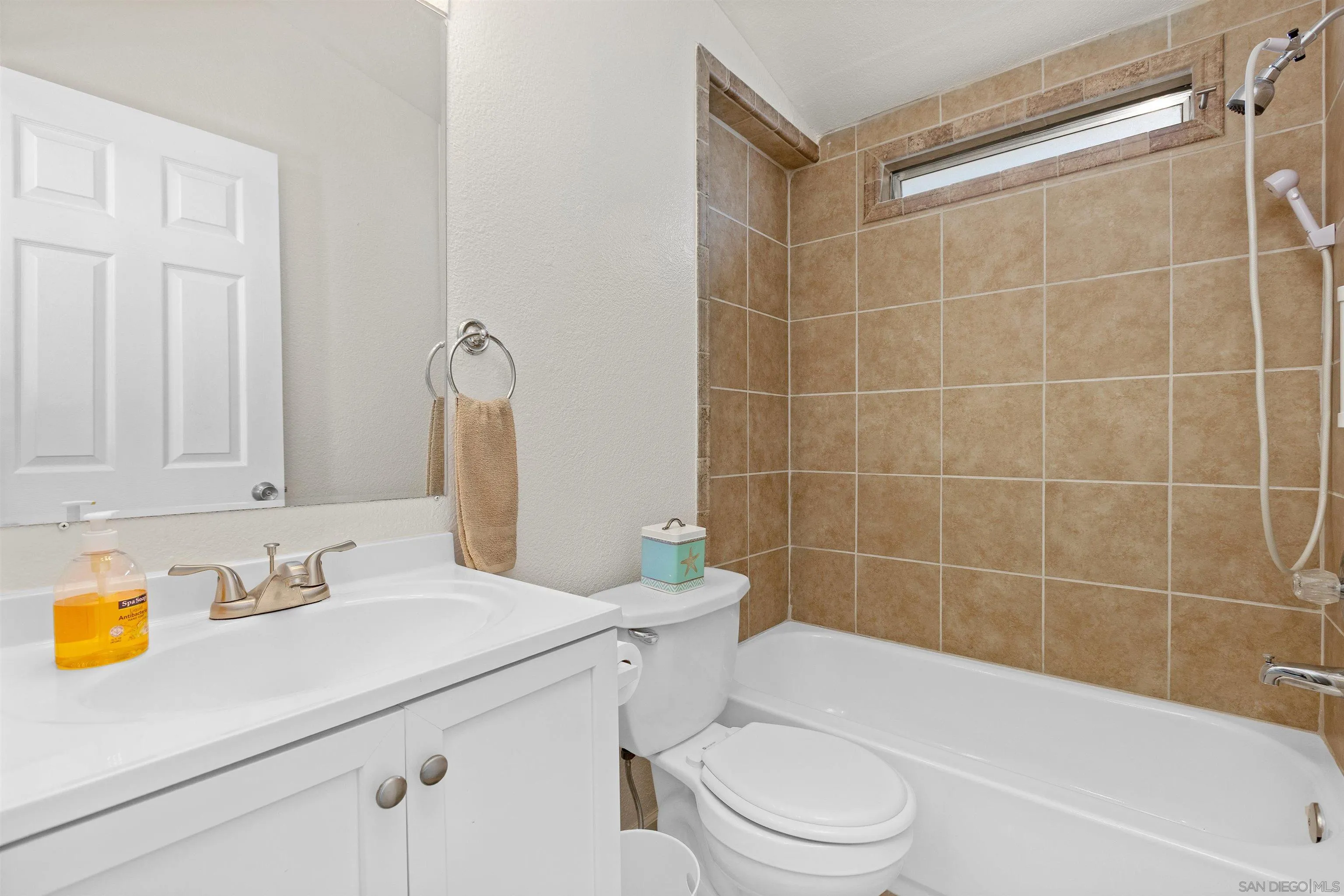 2030 Black Canyon Road, Unit 26 Ramona, CA 92065 - Photo 18 of 37