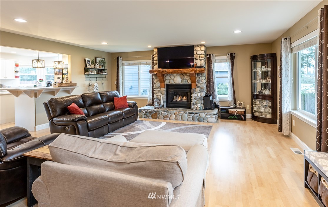 8596 Benson Road Lynden, WA 98264 - Photo 7 of 25