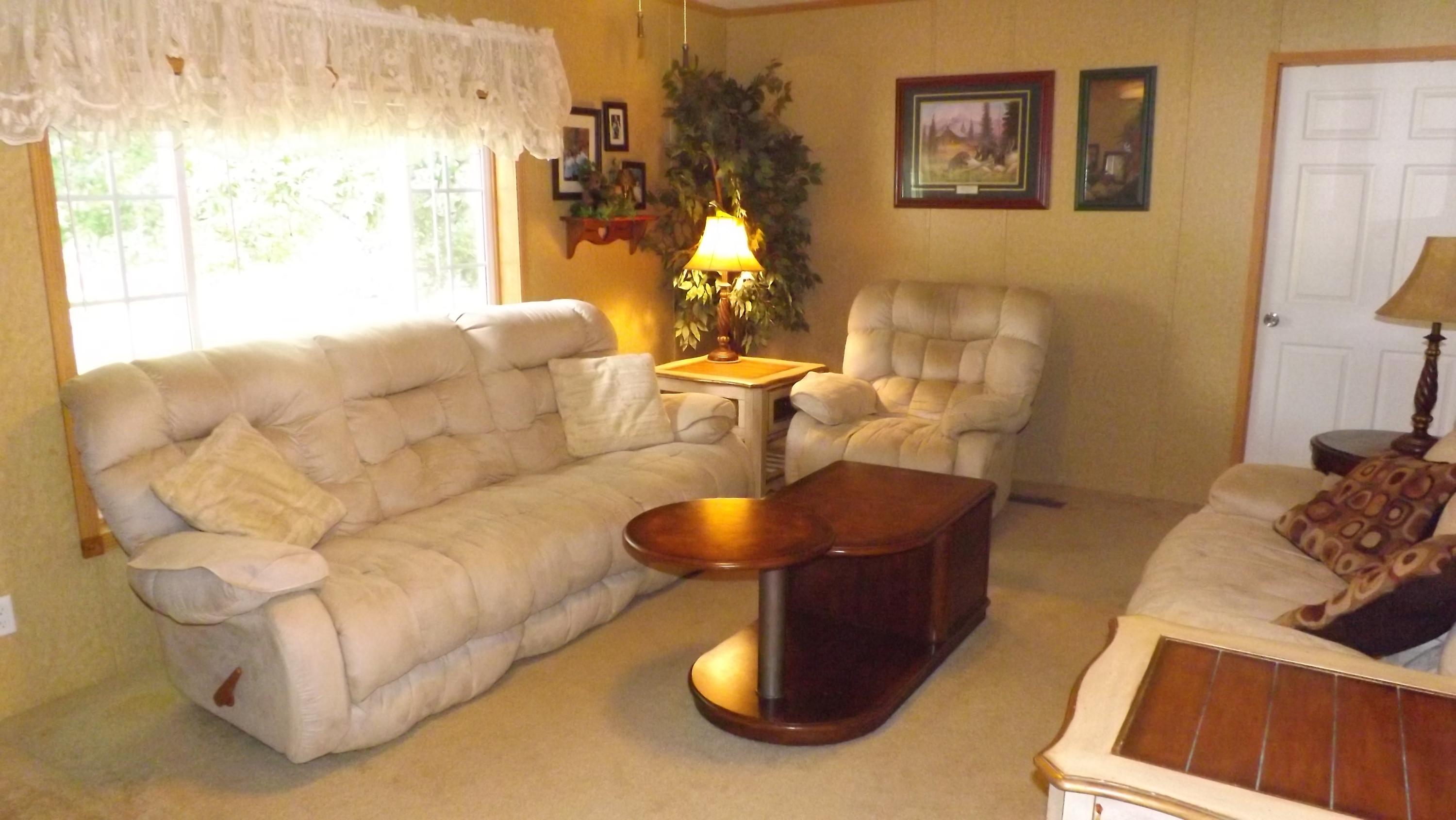7530 Grimes Road Loudon, TN 37774 - Photo 2 of 25 Family Room