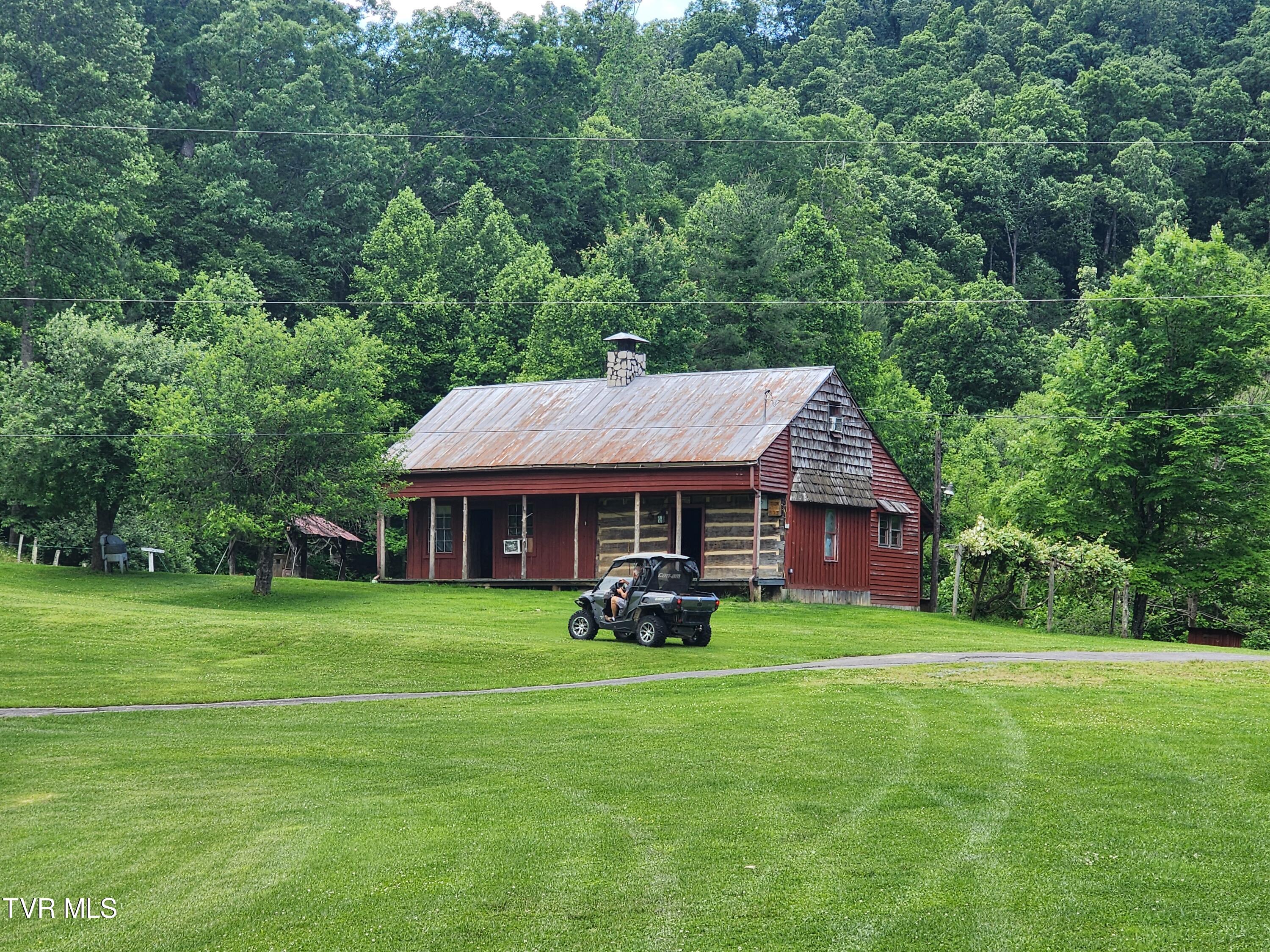 639 Dream Farm Road Birchleaf, VA 24220 - Photo 6 of 153 20240529_125611