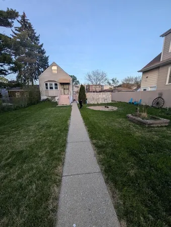 $190,000 | 1333 South Harvey Avenue, Berwyn, IL 60402